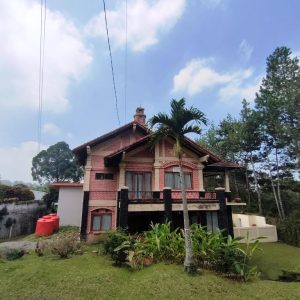 Villa Bata Merah