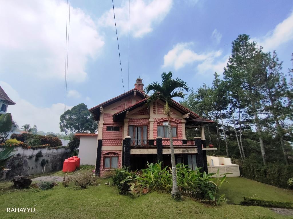 Villa Bata Merah
